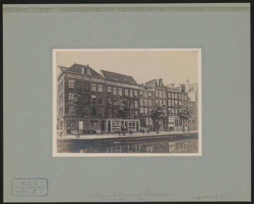 View of the Nieuwe Achtergracht