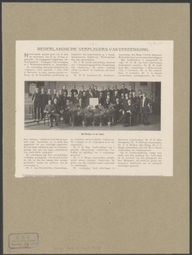 Group portrait of the board and members of the Dutch Nurses' Trade Union