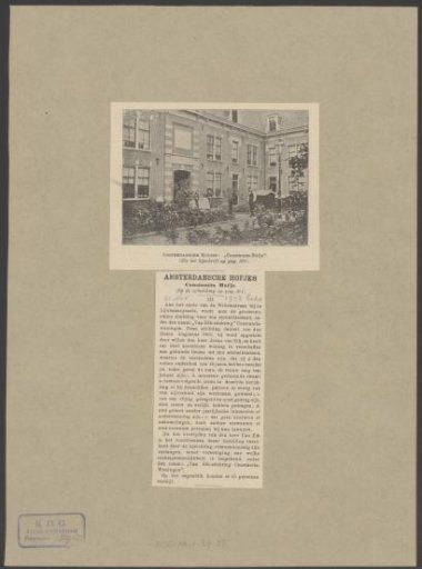View of the courtyard of the Constantiahofje in Amsterdam
