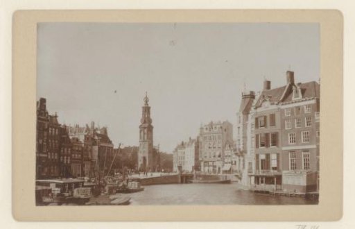 View of the Binnen-Amstel and the Munttoren