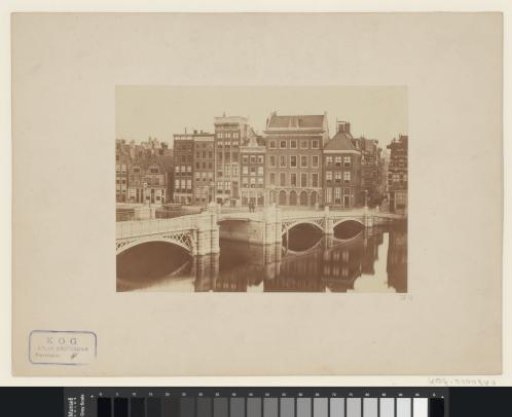 View of the Halvemaansbrug