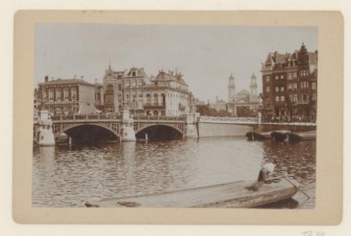 View of the Blauwbrug and the Mozes and Aäronkerk