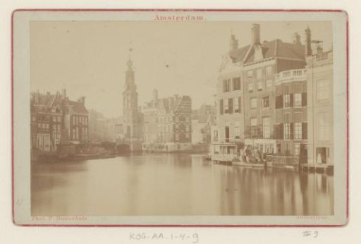 View of the Binnen-Amstel and the Muntplein