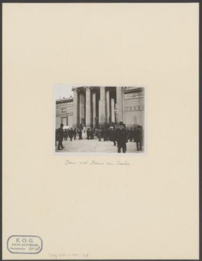 People in front of the Zocher Exchange in Amsterdam