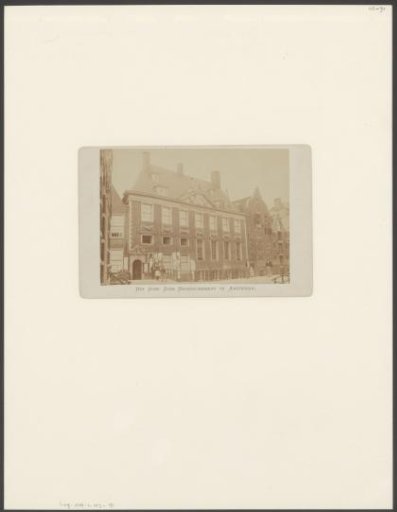 View of the Oudezijds Heerenlogement in Amsterdam