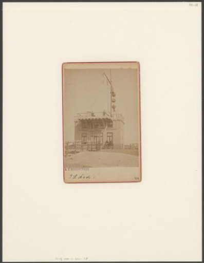 Semaphore and telegraph office of the Amsterdam Canal Company on the Piet Heinkade in Amsterdam