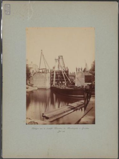 Hanging of the Waaierdeur of the Korenbrugsluis, 1887