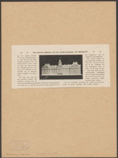 Plaster model of the Bijenkorf warehouse on the Damrak in Amsterdam