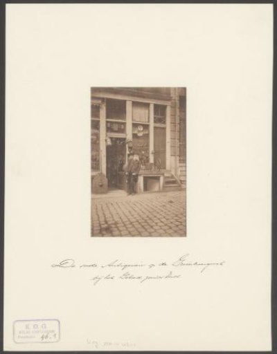 Antique shop on the Grimburgwal