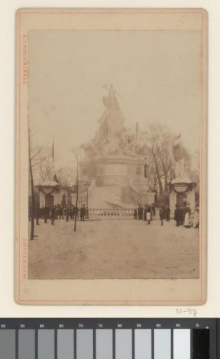 Decoration at Artis on the occasion of the 25th anniversary of the coronation of William III, King of the Netherlands