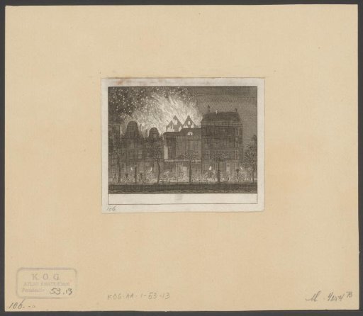 Fire at the Schouwburg on the Keizersgracht in Amsterdam seen from the opposite side, 1772
