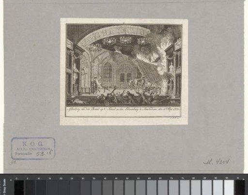 Scene of the theater on the Keizersgracht in Amsterdam at the outbreak of the fire, 1772