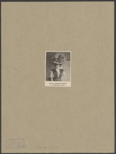 Portrait of Philomène Van Kerckhoven-Jonkers as Sidonie in the play Zenuwachtige vrouwen