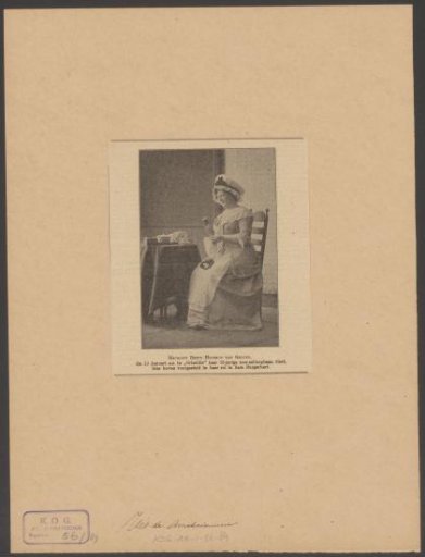 Portrait of Betty Holtrop-van Gelder as Widow Buigzaam in the play Sara Burgerhart