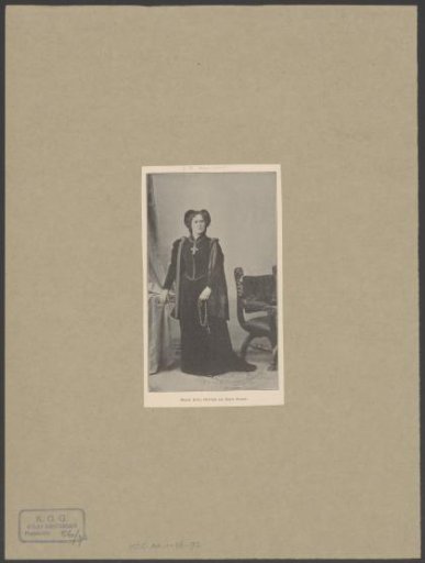 Portrait of Rika Hopper as Mary I of Scotland in the play Mary Stuart