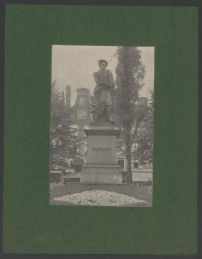 Statue of Rembrandt van Rijn