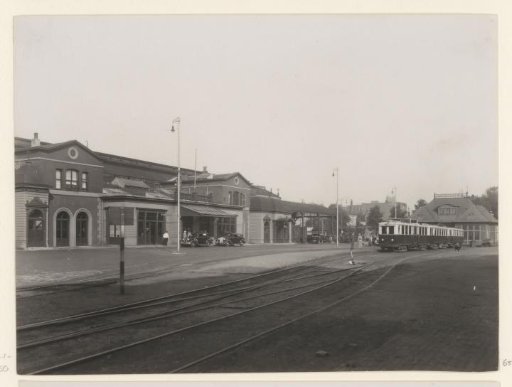 Square in front of Amsterdam Weesperpoort Station with the Gooise tram