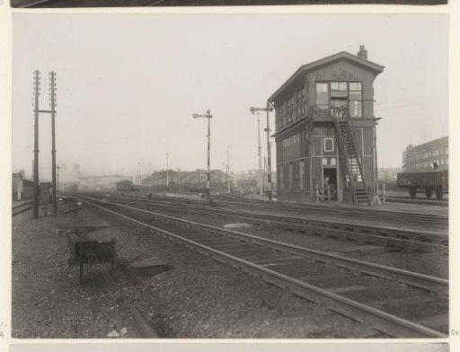 Signal box D along the railway near Amsterdam Weesperpoort Station