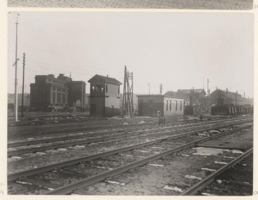 Signal box E and storage sheds along the railway near Amsterdam Weesperpoort Station