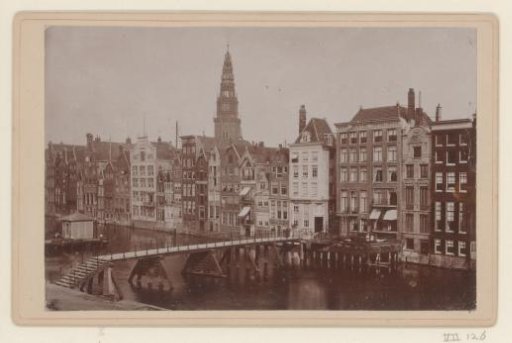 View of the Damrak at the Papenbrugsteeg