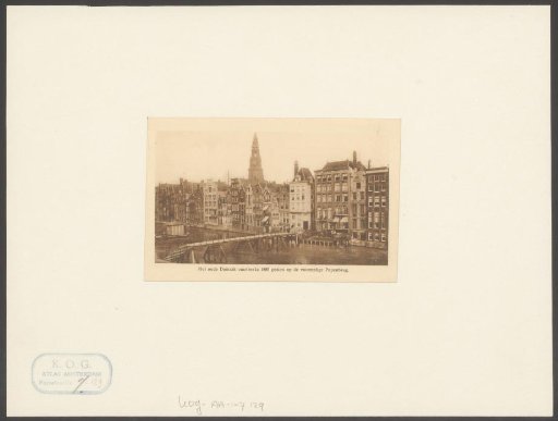 View of the Damrak, seen from the Papenbrug