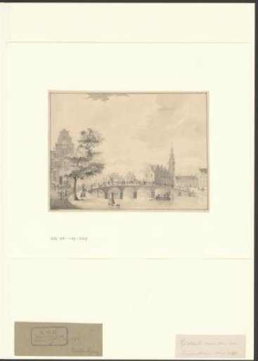 View of the Doelensluis over the Amstel with a view of the Munttoren