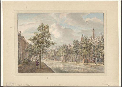 View of the bend in the Herengracht, seen in the direction of the Nieuwe Spiegelstraat