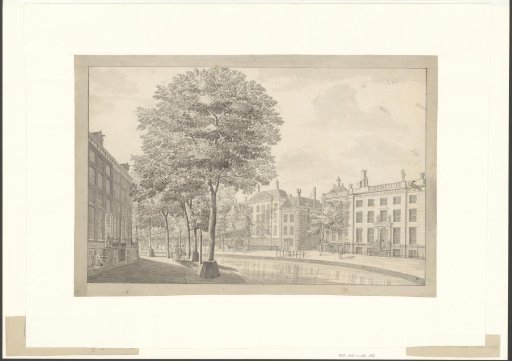 View of the bend in the Herengracht, looking towards the Spiegelstraat