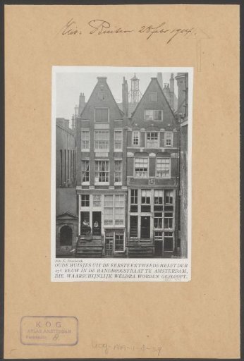 View of two buildings on the Handboogstraat