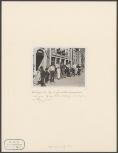 View of the Lindengracht, corner of the Tweede Goudsbloemdwarsstraat