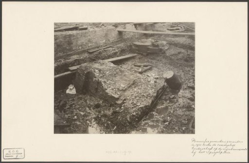 View of found architectural fragments during the renovation of a building on the Lijnbaansgracht