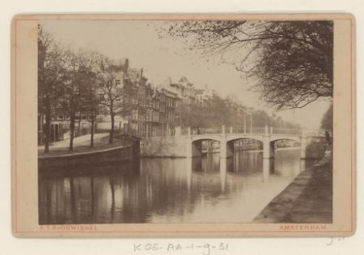 View of the bridge at the Leliegracht, between the Keizersgracht