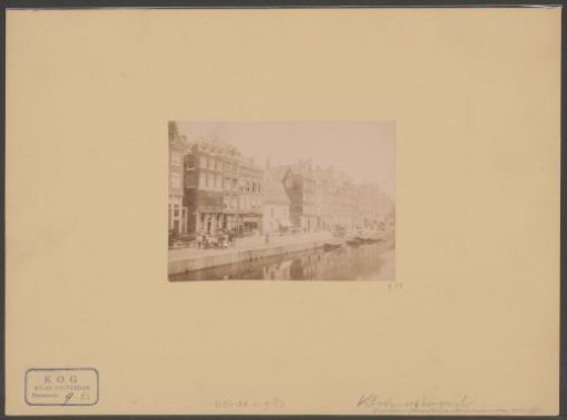 View of the Kloveniersburgwal between the Hoogstraat and the Nieuwmarkt