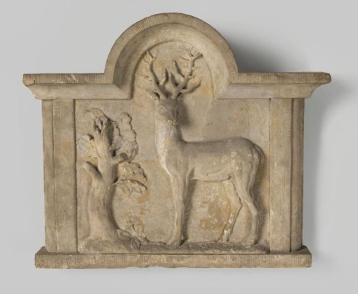 Gable stone with a standing stag and a broken tree trunk