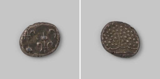2 royalins or fanams from Pondicherry in India of the French Compagnie perpétuelle des Indes, 1720-1837