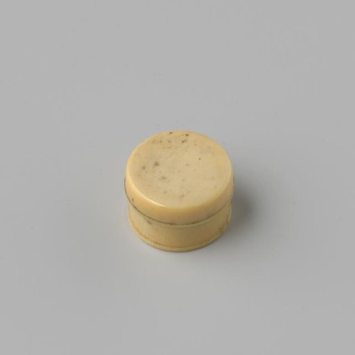 Ivory box for two Our Father miniature medals