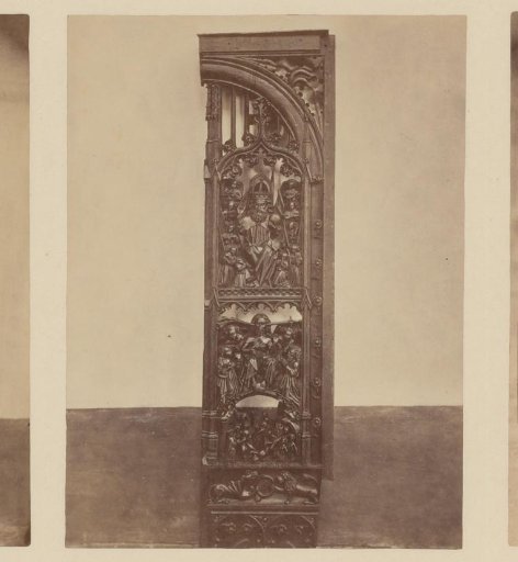 Panel with woodcarving