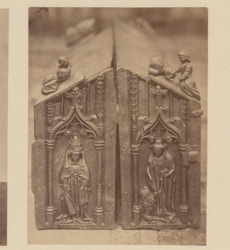 Panel with woodcarving