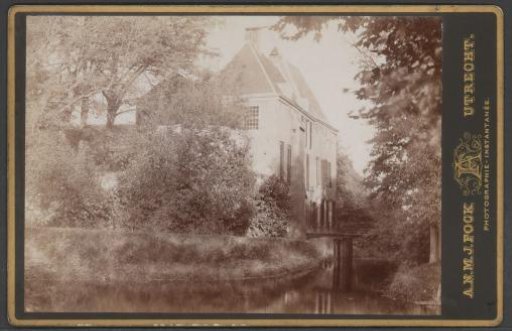 View of Kasteel IJsselstein with moat