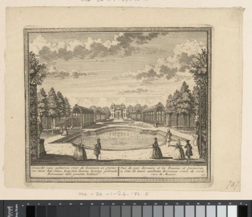 View over the pond and the pergolas to the rear of Het Klooster