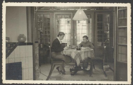 Interior with Madelon Székely-Lulofs and a girl