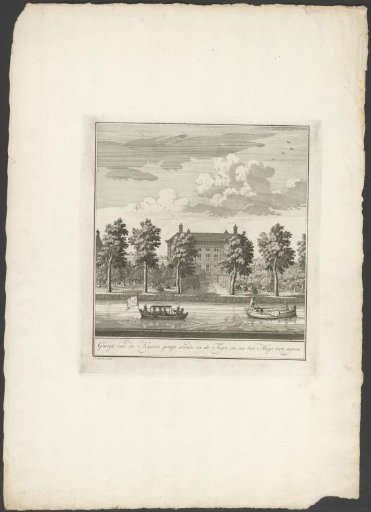 View of the garden and the rear facade of the Corvershof in Amsterdam