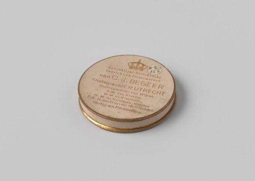 Case belonging to a bronze medal
