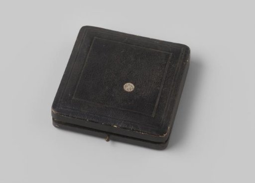 Box belonging to a bronze medal