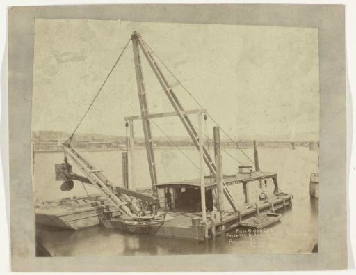 Hydraulic excavating machine