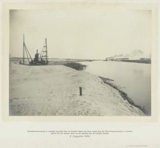 Canal bank facilities and eastern canal embankment through the Axelsche Vlakte with new canal through the Nieuw-Papeschorpolder....