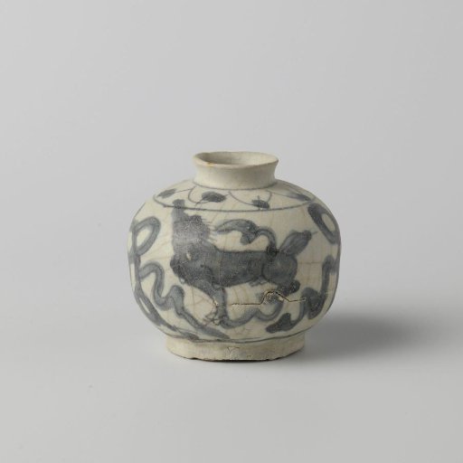 Swatow vase from the VOC ship 'Witte Leeuw'