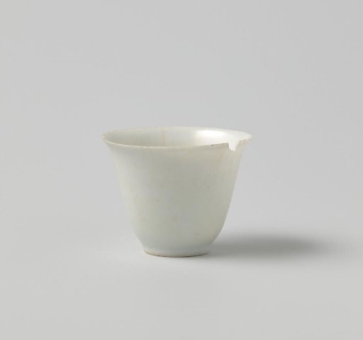 Wine cup from the VOC ship 'Witte Leeuw'