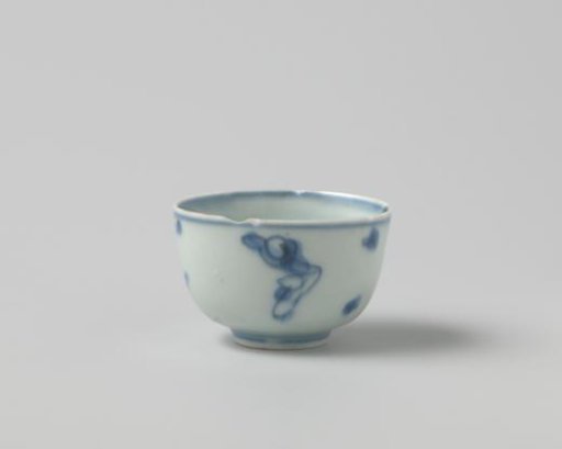 Wine bowl from VOC ship 'The White Lion'
