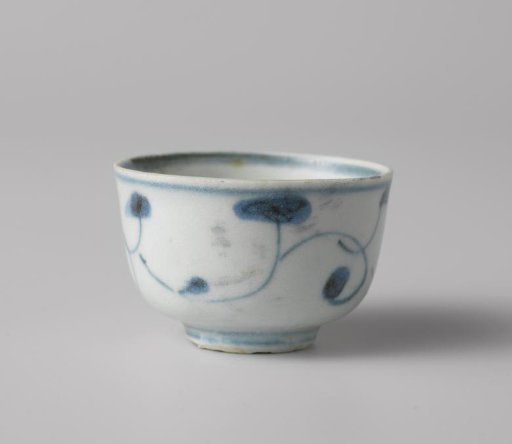 Bowl from the VOC ship 'The White Lion'